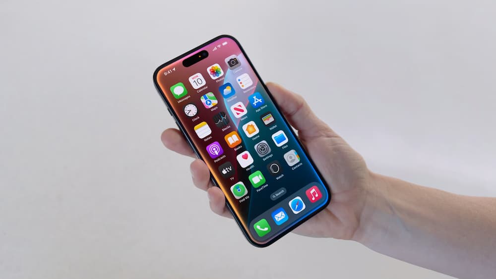iOS 18 全新 Siri 语音交互的视觉