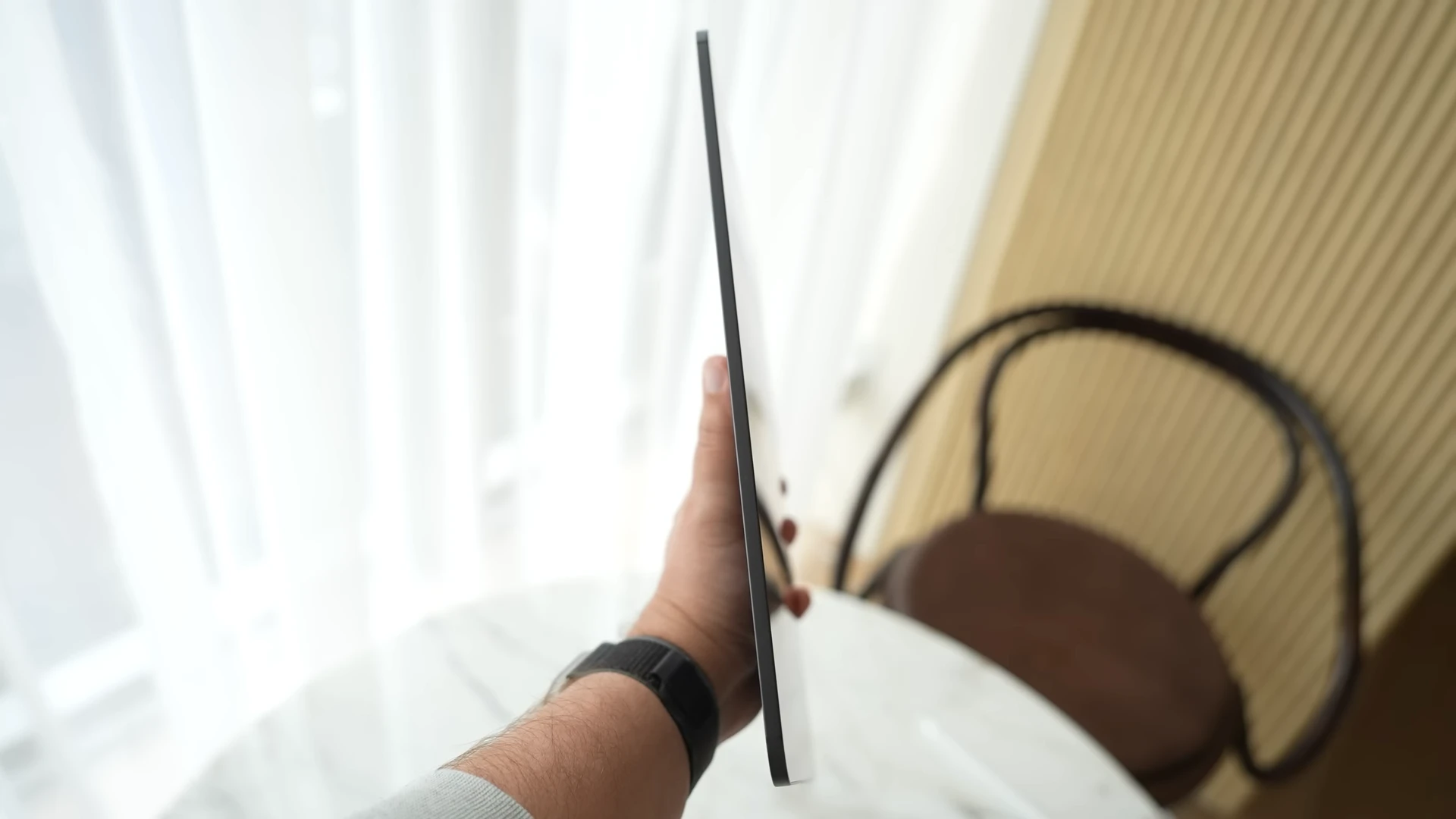 M4 iPad Pro 开箱心得：认为 OLED 屏幕赢过同类产品