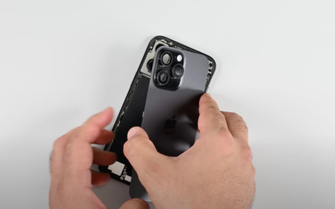iPhone 16 Pro 拆解全揭秘：更易维修的设计革新
