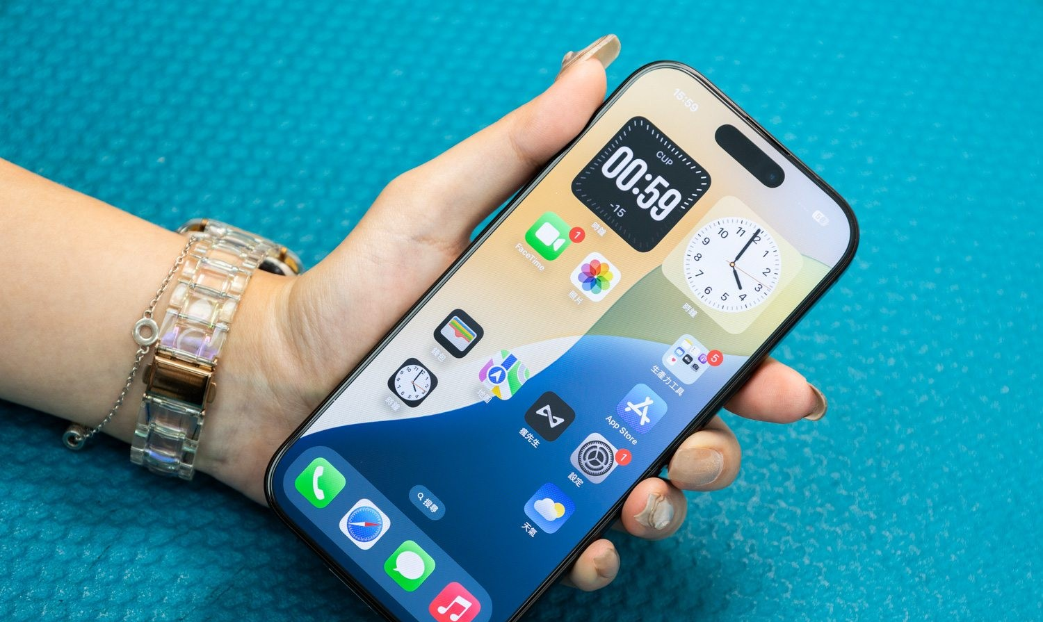 imos抗蓝光保护贴iPhone 16体验分享，全透3D保护贴与低蓝光不遮黑边好用吗？
