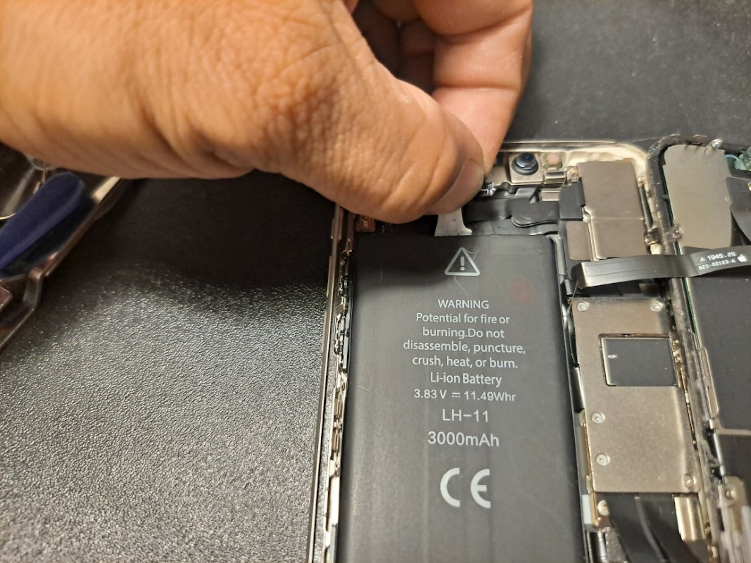 从iPhone 4到iPhone 14一定要学会的iPhone换电池教学