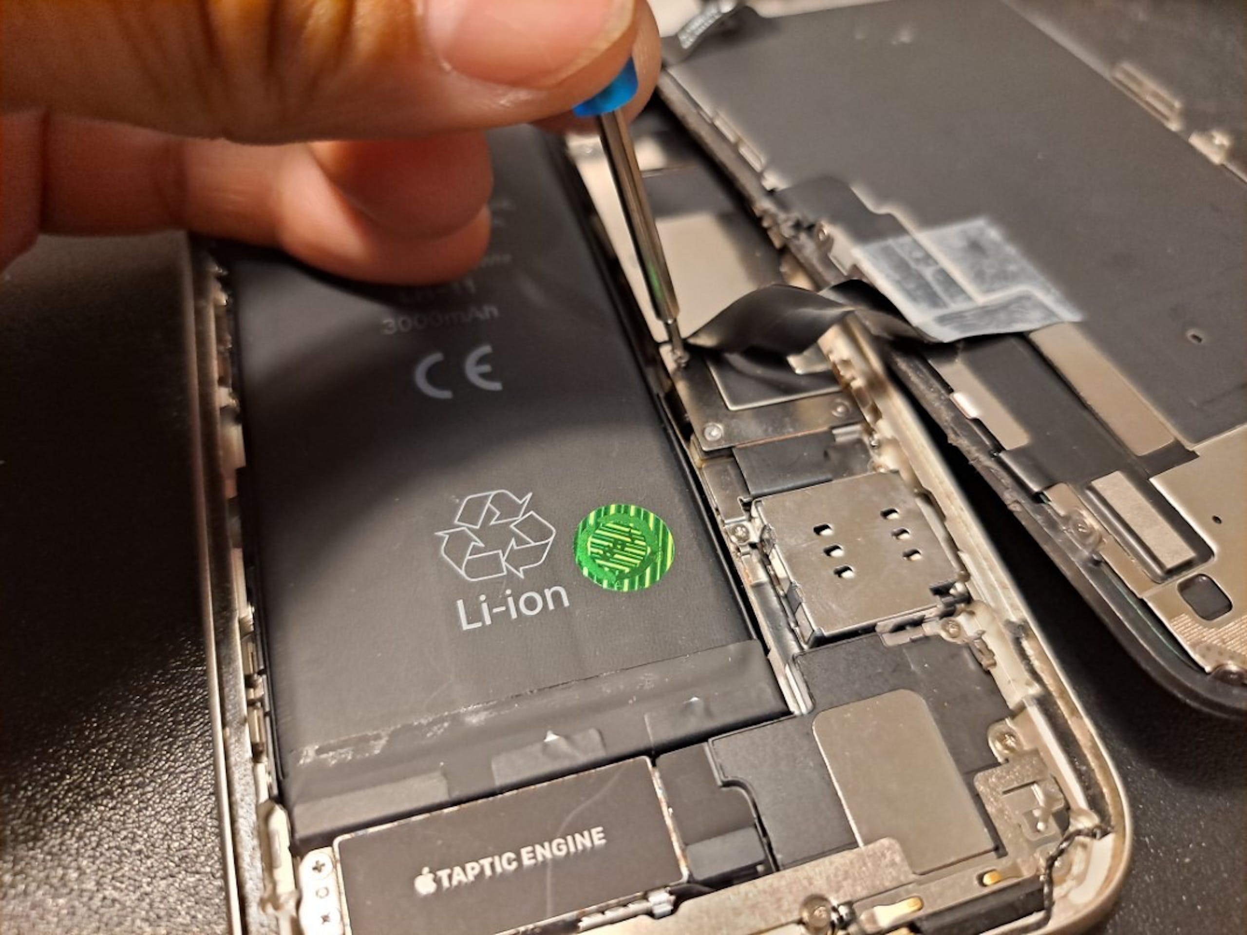 从iPhone 4到iPhone 14一定要学会的iPhone换电池教学
