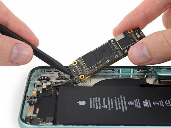 修复iPhone 一直重开机，维修前6招检查改善情况！