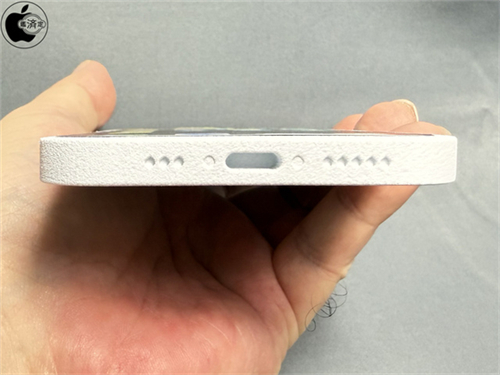 iPhone SE 4机模上手：酷似单摄版iPhone 14 第4张