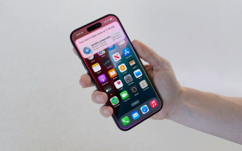 iOS 19 也要增强生产力？ 传言称外接屏幕后可使用类似「幕前调度」的多工处理功能